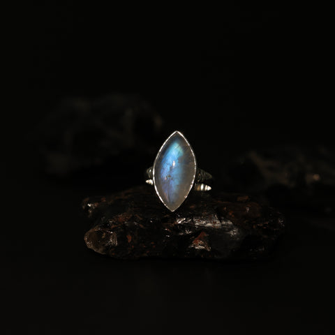 bague en argent pierre de lune, arc-en-ciel blanc, bijoux en argent faits à la main, bijoux chakra, pierres précieuses naturelles