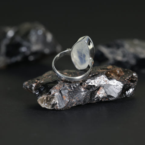 bague en argent pierre de lune, arc-en-ciel blanc, bijoux en argent faits à la main, bijoux chakra, pierres précieuses naturelles