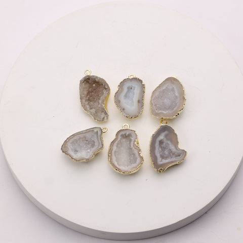 Beige agate connector with natural druzy crystals
