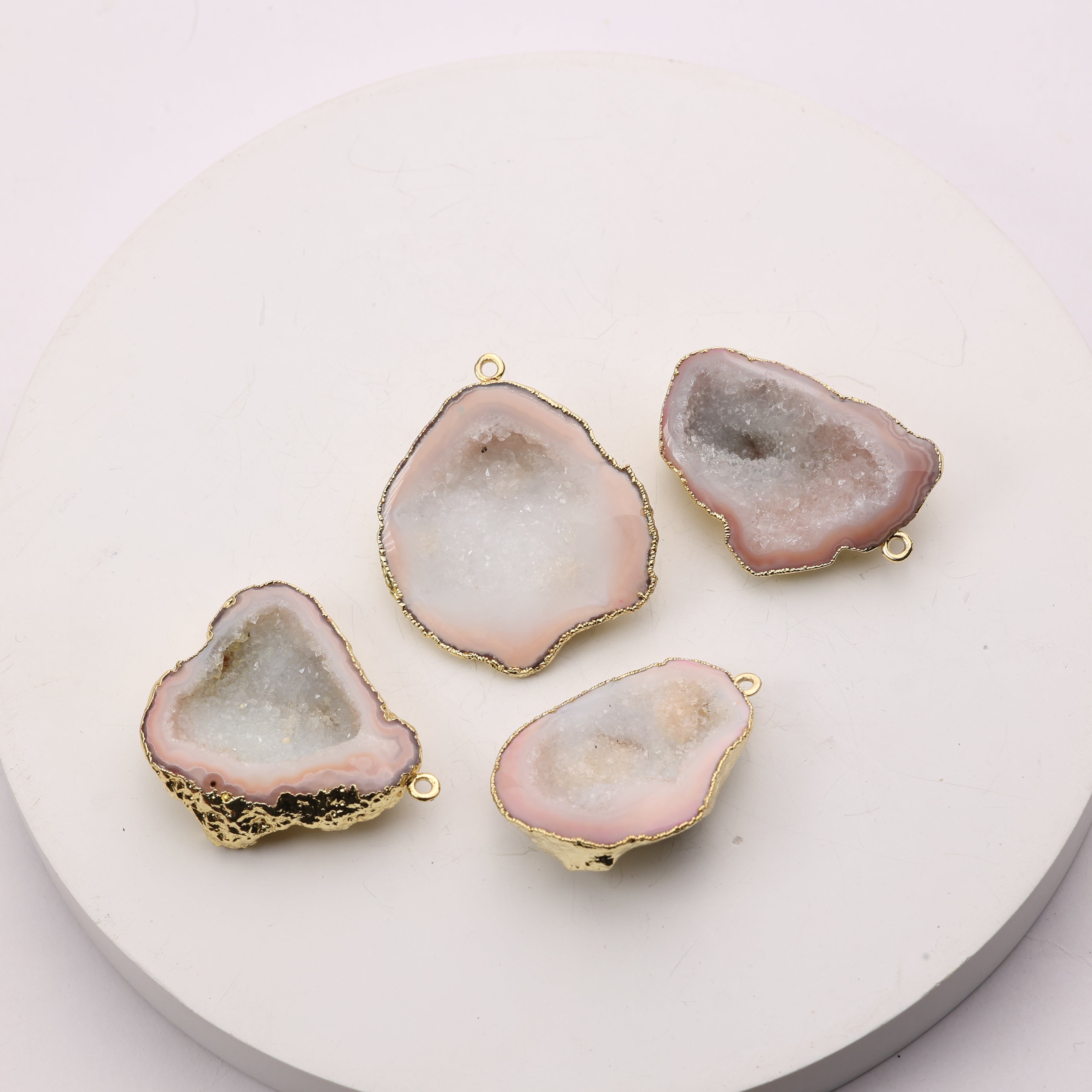 Beige agate gemstone link for necklaces and bracelets