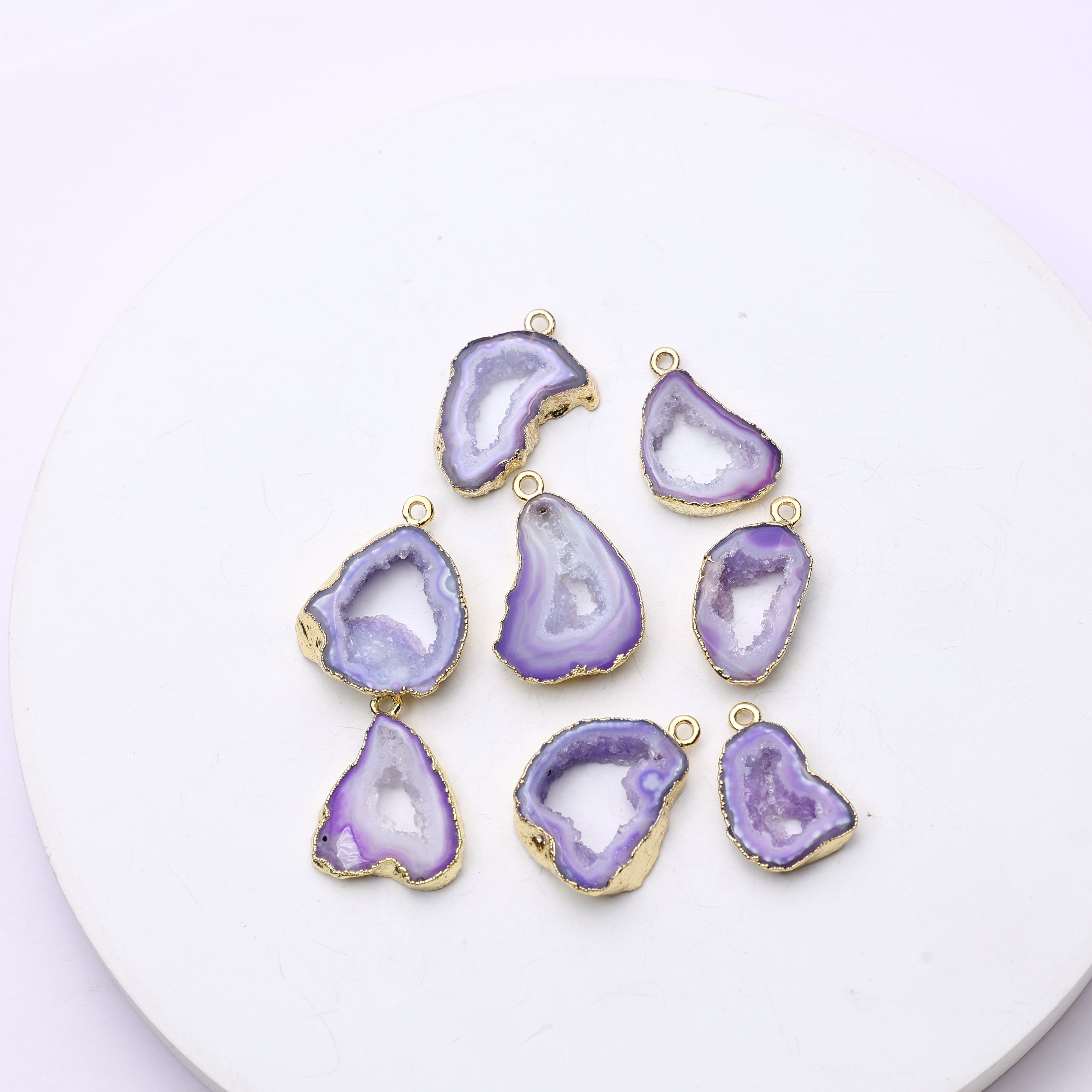 Raw geode slice connector for jewelry making with textured druzy center