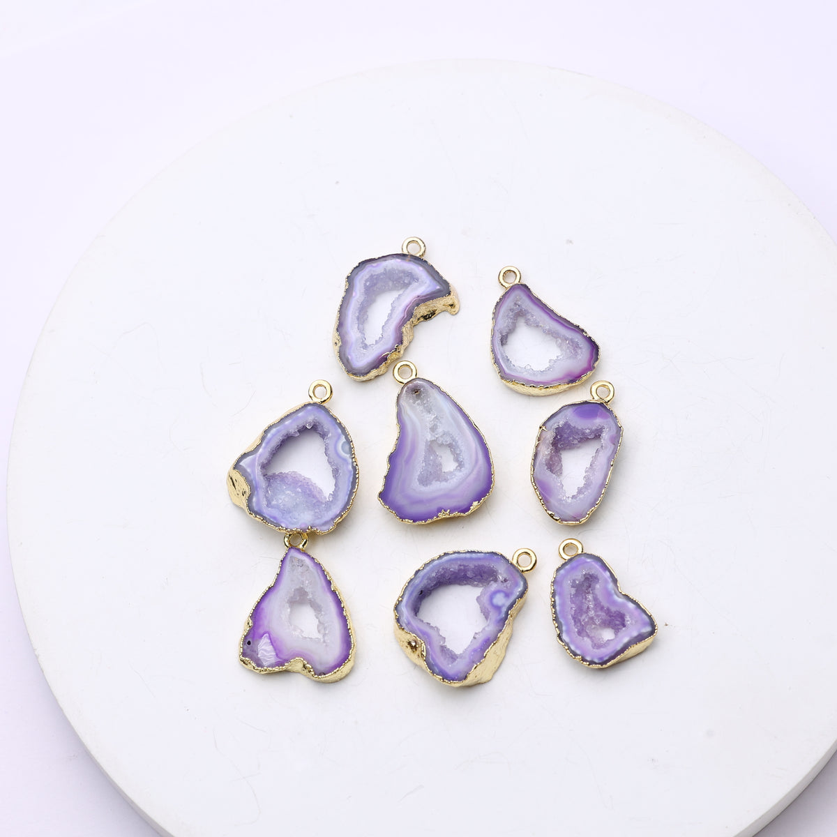 Raw geode slice connector for jewelry making with textured druzy center