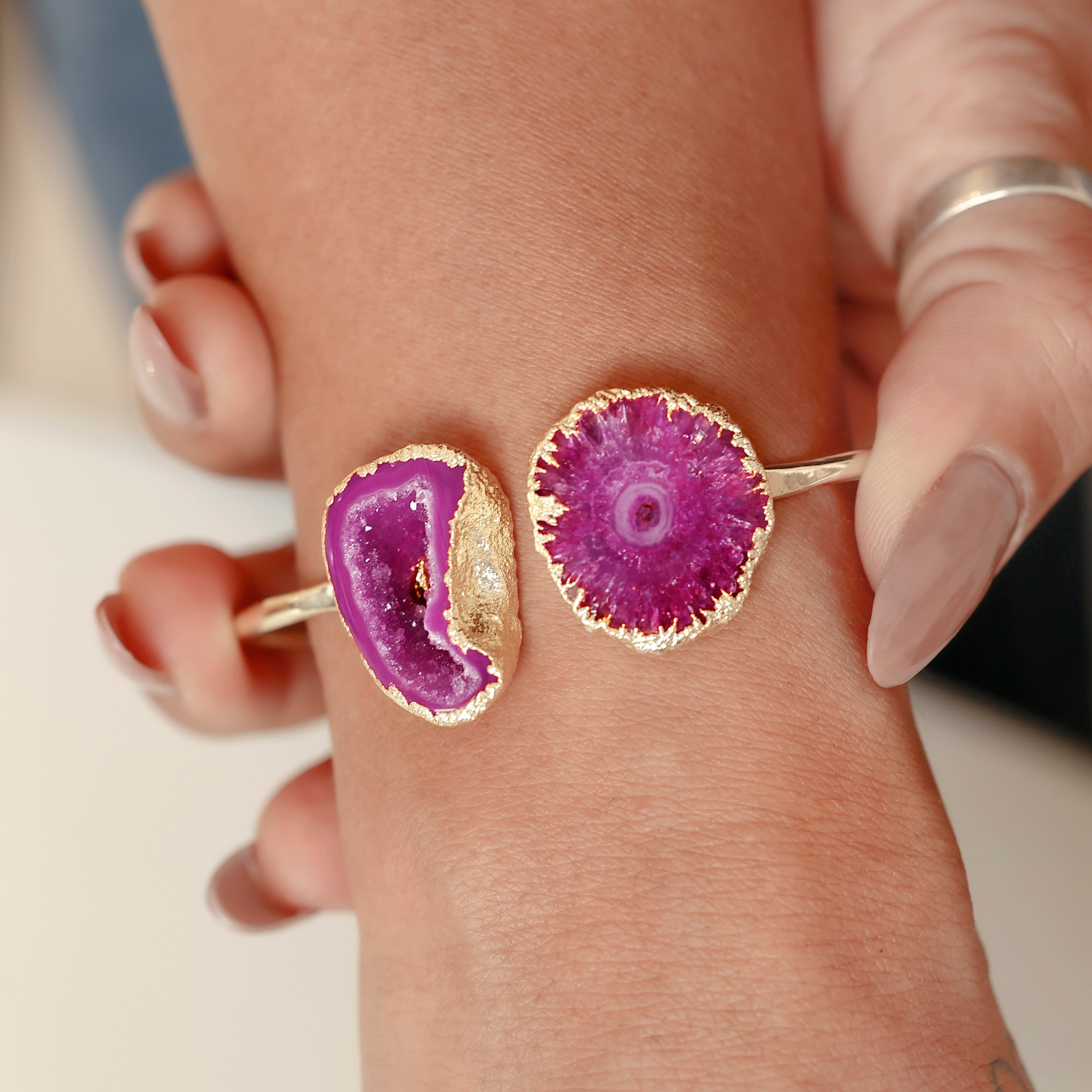 Handmade Gold-Plated Brass Bracelet Featuring Solar Quartz and Geode Quartz Stones – Unique Dual-Sided Gemstone Jewelry My Store