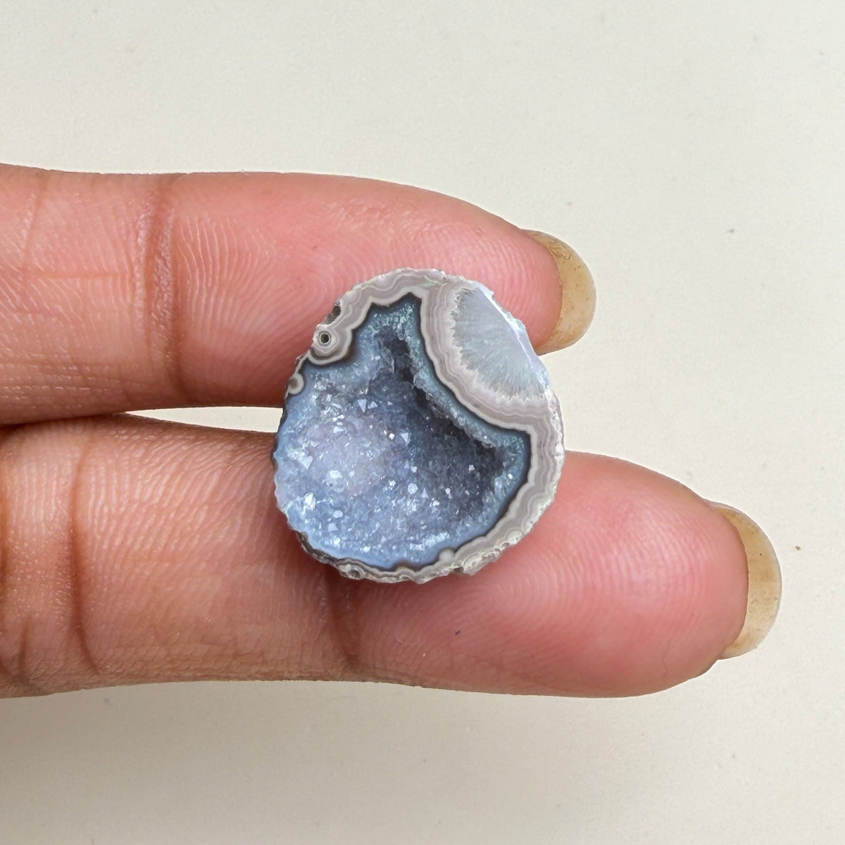 Wholesale Natural Black Agate Geode Druzy | 20–25mm Ring Making Stones Meena Design