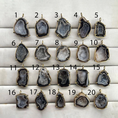 Geode  Bezel Pendant stone by Selection 30 - 40 mm Black My Store