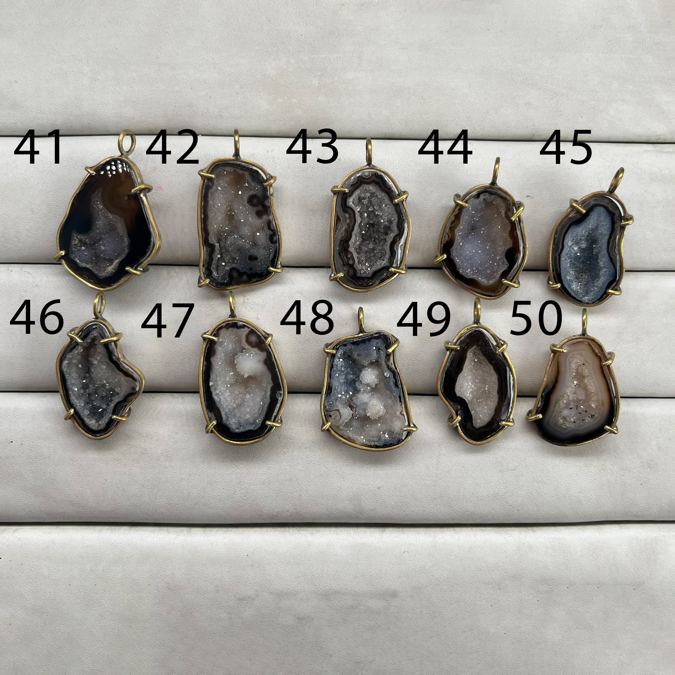 Geode  Bezel Pendant stone by Selection 30 - 40 mm Black My Store